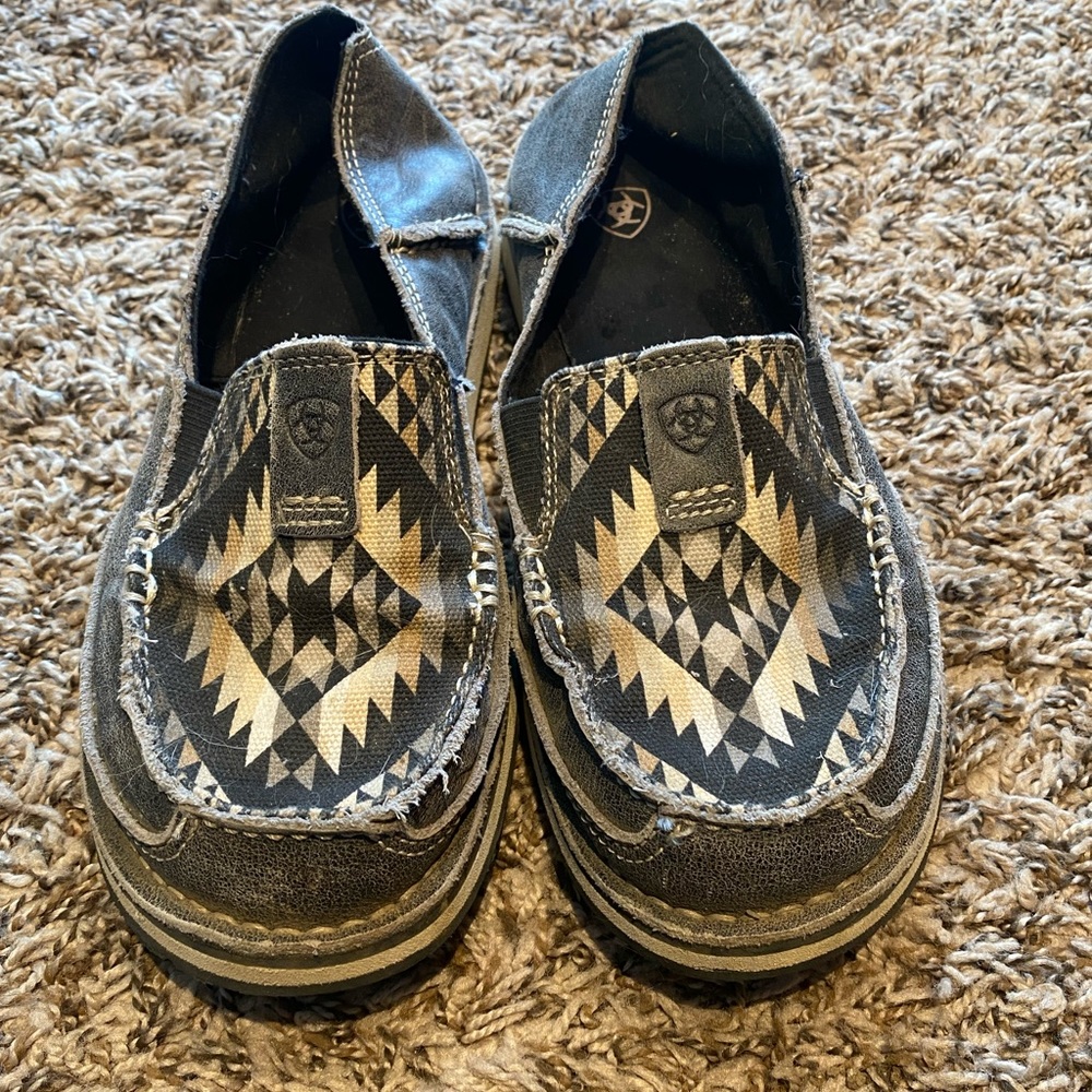 Women’s Ariat cruiser loafers 8